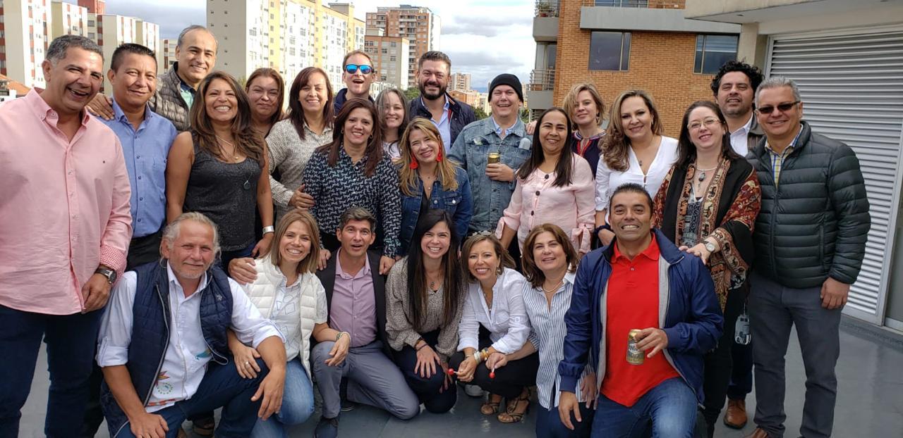 Grupo de egresados Colegio Campestre promoción 1989.